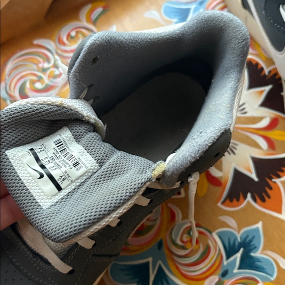 Nike High-Top Sneakers in Dark Gray and White 6Y or women’s 7.5-8 - Picture 6 of 9